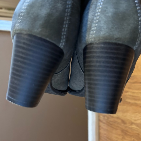 Vionic Madeline Olive Green Suede Weather Resistant Ankle Boots Booties | Sz 8 - Picture 11 of 15